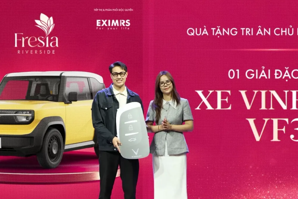 Khách hàng nhận giải đặc biệt xe VinFast VF3 trị giá 242 triệu đồng
