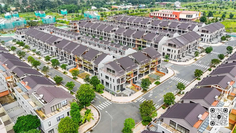 TIẾN ĐỘ XÂY DỰNG GEM SKY WORLD,TIẾN ĐỘ THI CÔNG GEM SKY WORLD,TOÀN CẢNH DỰ ÁN GEM SKY WORLD,KHU ĐÔ THỊ GEM SKY WORLD,CHUYỂN NHƯỢNG GEM SKY WORLD,CẬP NHẬT TIẾN ĐỘ MỚI NHẤT, THÁNG 11/2025, 11/2025, FLYCAM TIẾN ĐỘ GEM SKY WORLD, FLYCAM THỰC TẾ, THỰC TẾ TIẾN ĐỘ GEM SKY WORLD, GEM SKY WORLD 360 ĐỘ, BẢN TIN THỊ TRƯỜNG, TIẾN ĐỘ GEM SKY WORLD