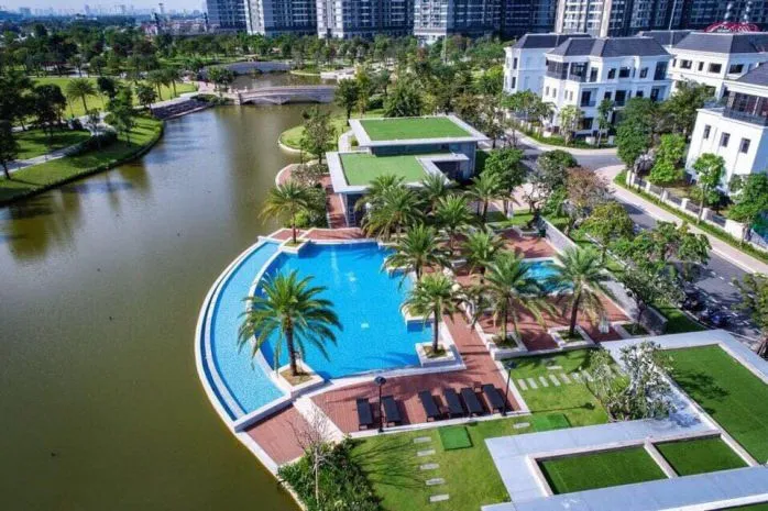 Hồ bơi chung của khu biệt thự The Villas - Vinhomes Central Park
