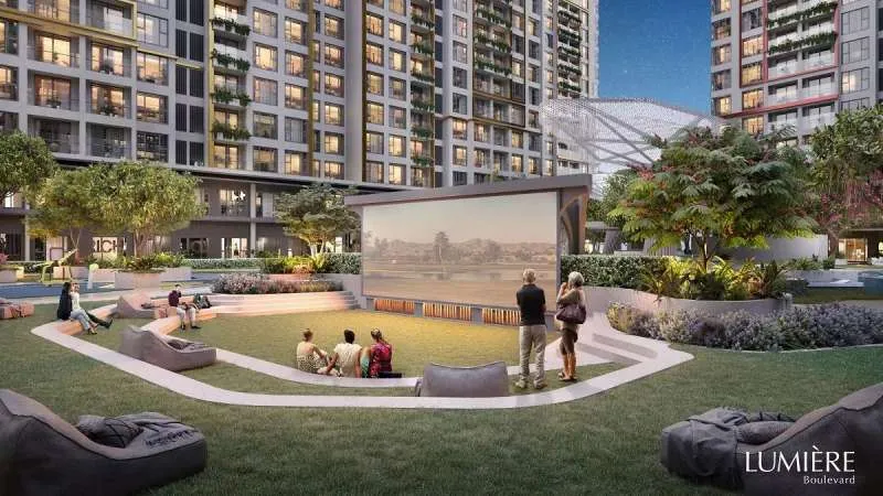 Không gian rạp chiếu phim ngoài trời - nơi tận hưởng những phút giây thư giãn ý nghĩa tại Lumière Boulevard.