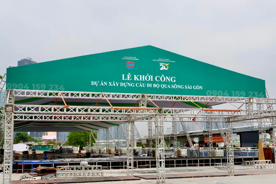 le khoi cong cau di bo qua song sai gon