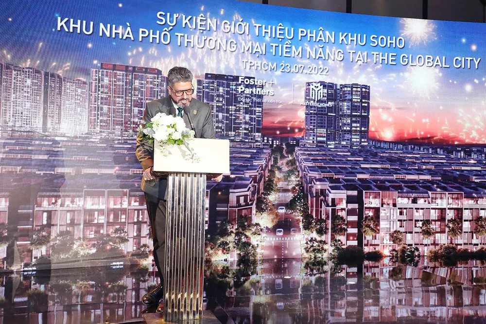 Ông Gibran Bukhari - Giám đốc Khối kinh doanh Masterise Homes chia sẻ tại sự kiện.