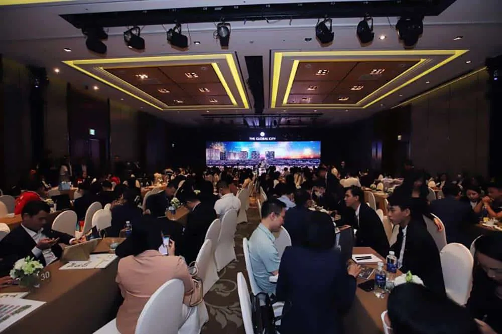 Sự kiện giới thiệu khu nhà phố SOHO thu hút sự quan tâm của đông đảo khách hàng, đặc biệt là khách hàng Hà Nội.