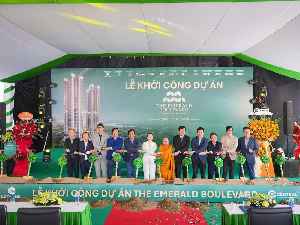 Đại diện Lê Phong Group và các đơn vị tham gia phát triển dự án thực hiện nghi thức khởi công