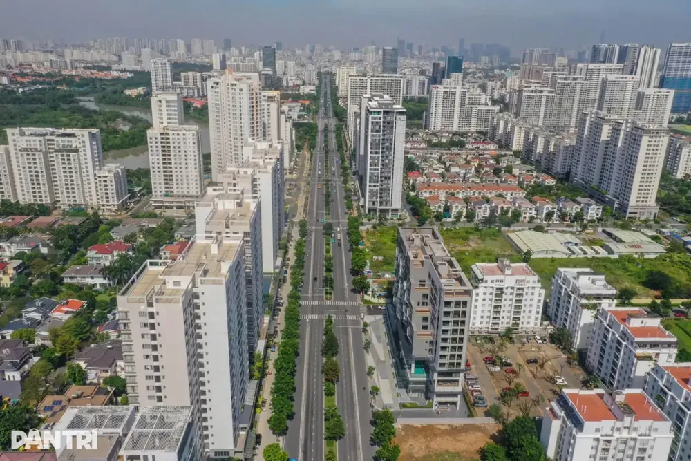 Thị trường bất động sản cuối năm sôi động (Ảnh: Trịnh Nguyễn).