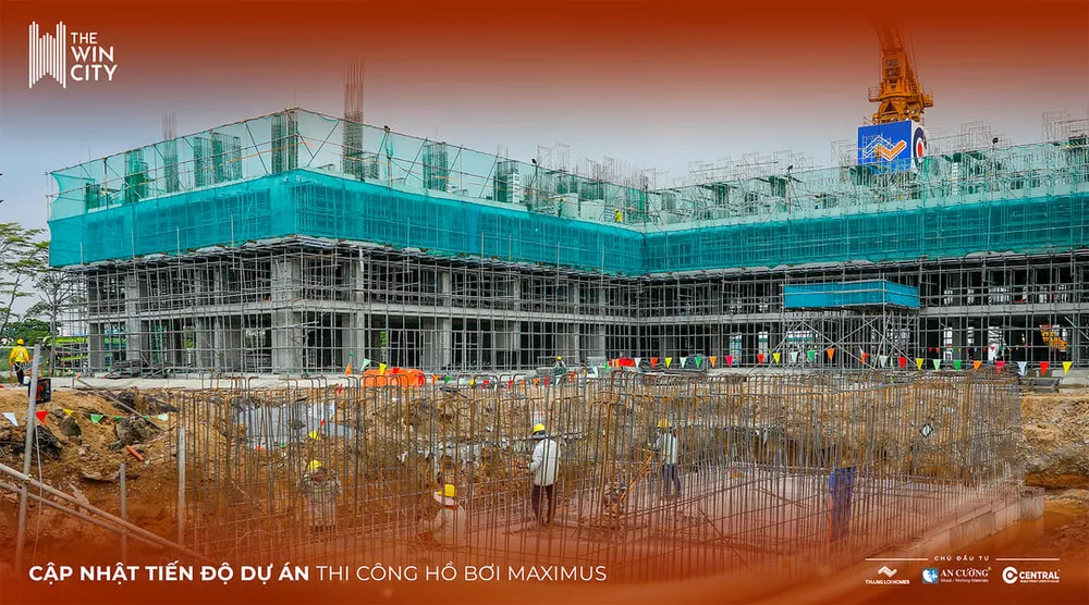 Khu vực thi công tiện ích hồ bơi và công viên tại The Win City