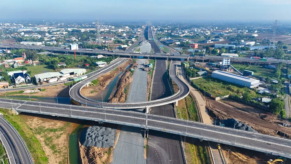 Vòng xoay Yên Mỹ là đòn bẩy khổng lồ cho Thanh Phú Centre Point
